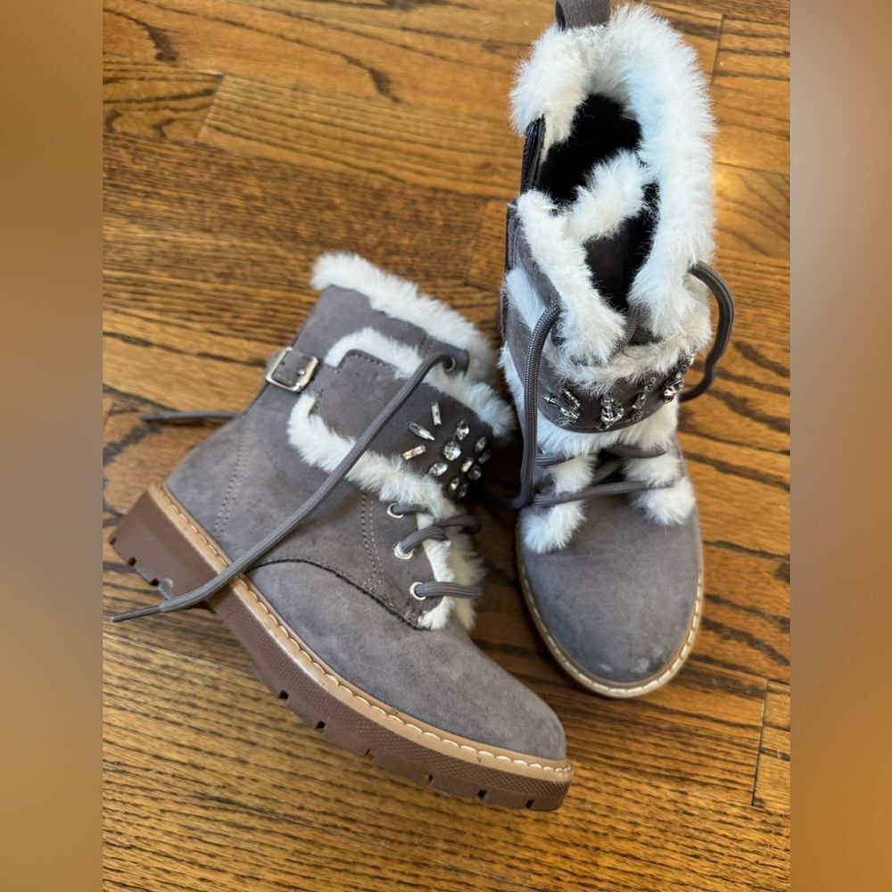 WONDER NATION Gray White Faux Fur Rhinestone Sparkle Gem Boots 1